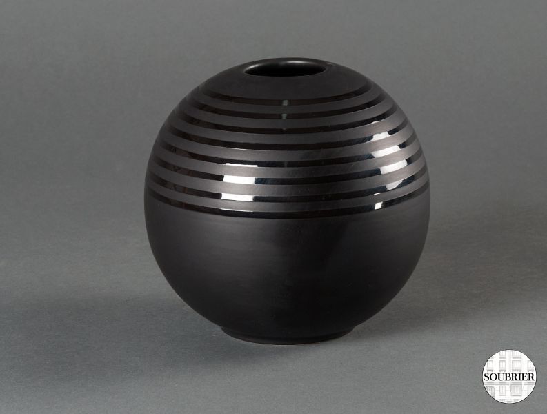 Black earthenware vase