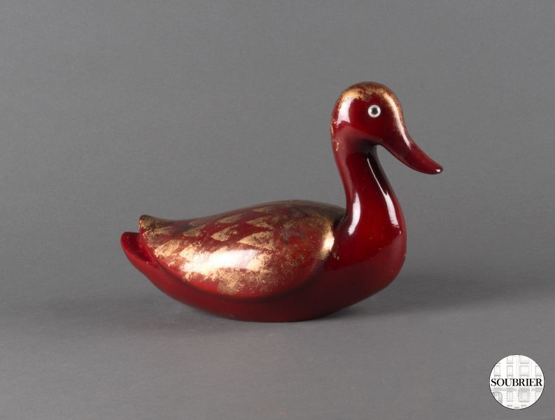 Canard en laque rouge