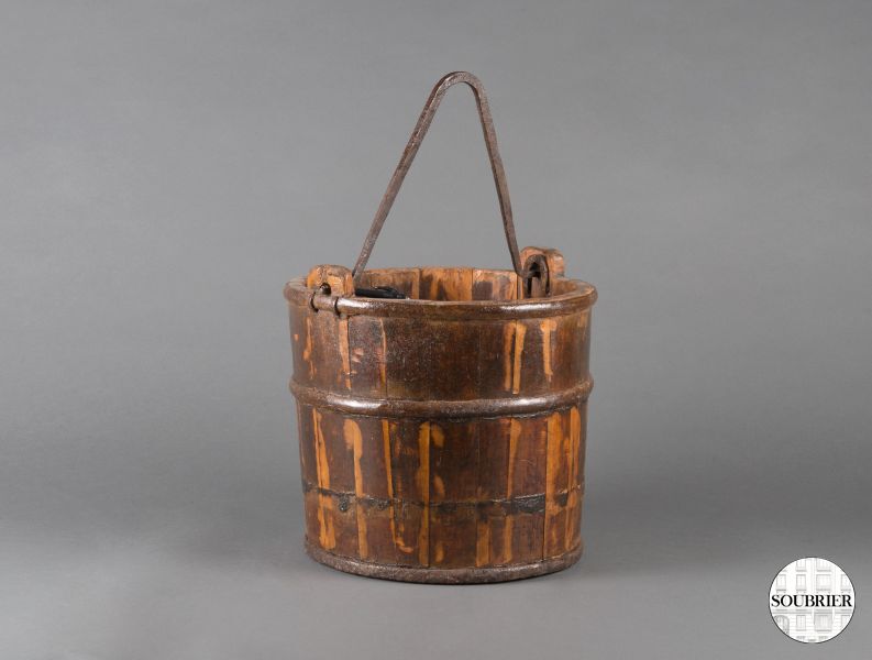 Wooden bucket