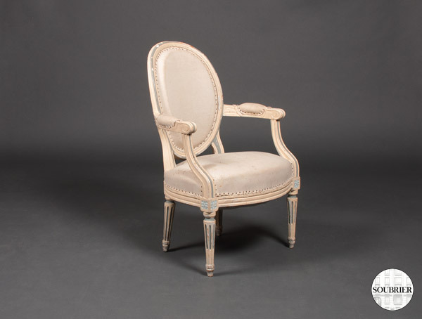 medallion armchair