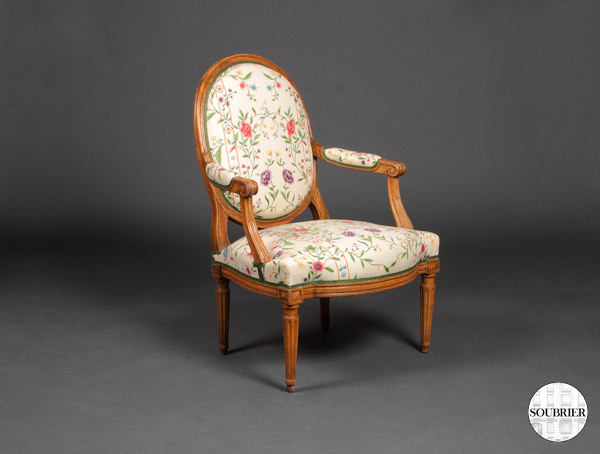 Fauteuil médaillon Louis XVI