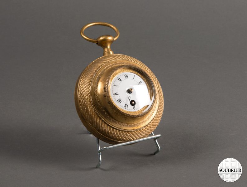 Pendulette en bronze doré