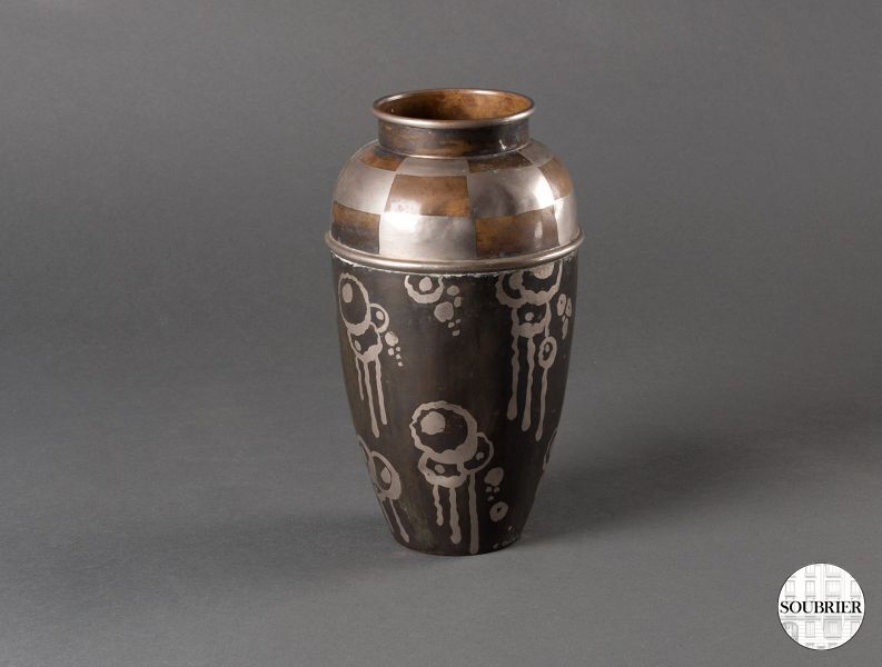 Vase de 1930 en métal émaillé