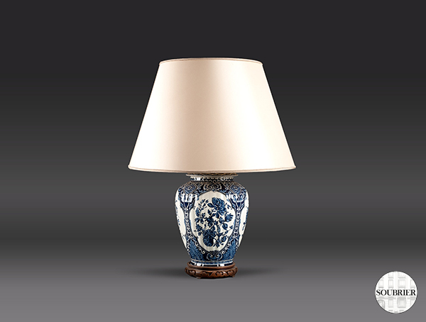 Delft vase lamp