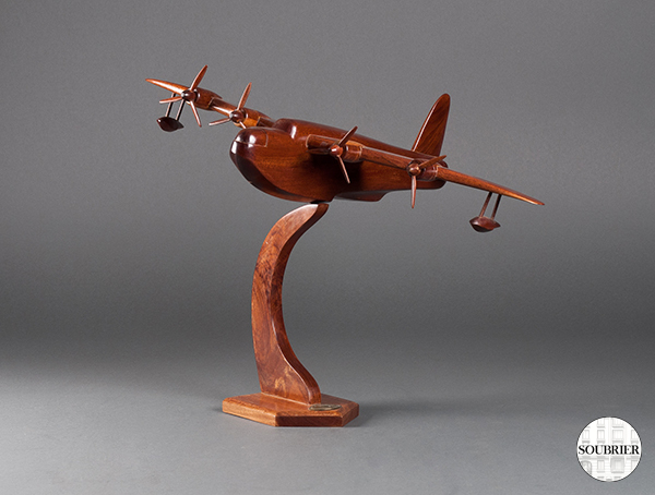 Sculpture avion en bois