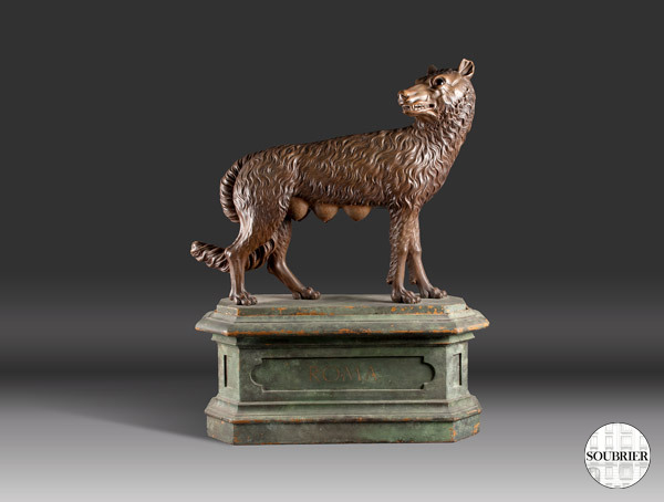 Sculpture of the Roman wolf