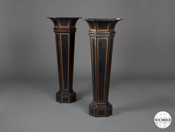 Stelae black planters