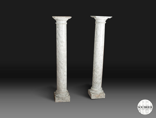 Colonnes en marbre blanc