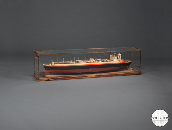 Grande maquette de bateau