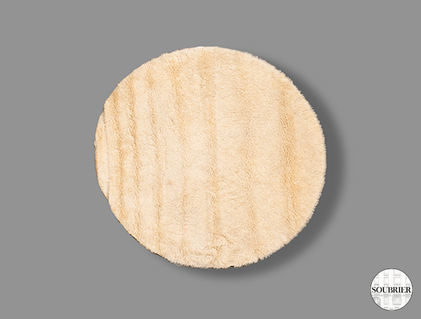 round rug