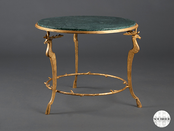 Pouenat deers pedestal table