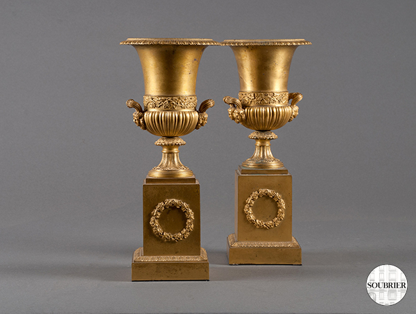 Paire de vases Médicis