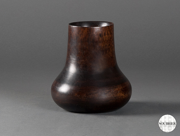 Vase en bois