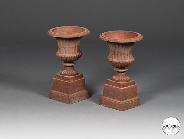 Pair of vases Medicis